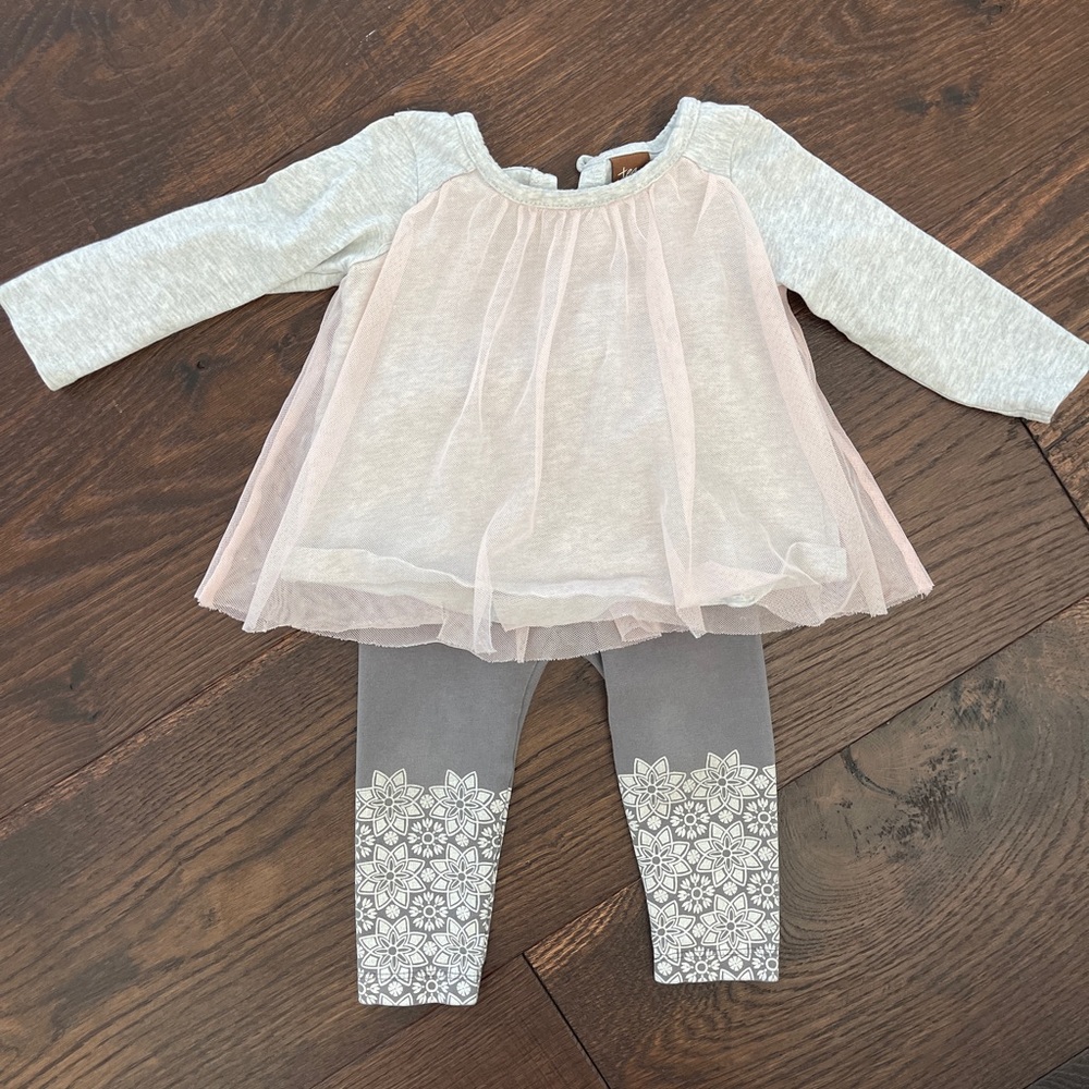 Matching set from Tea Collection for infant girl.  Size 9-12 mos